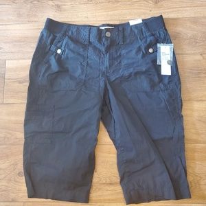NWT Black Mid-Rise Capris